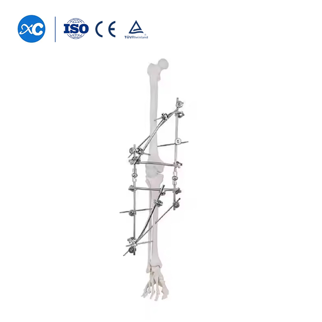 Fijador combinador de la articulaci&oacute;n de rodilla C tipo .
